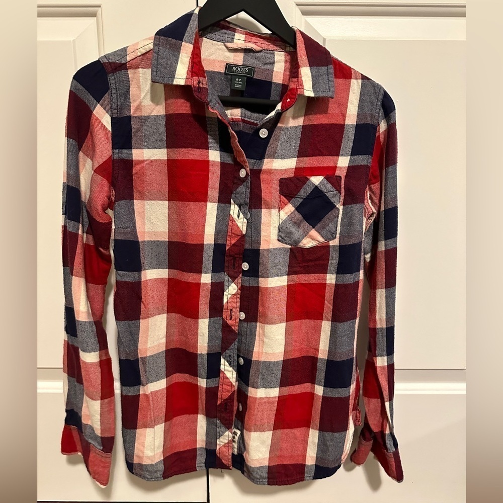 Roots Red Blue White Plaid Button Down Shirt Flannel Size Small Women’s